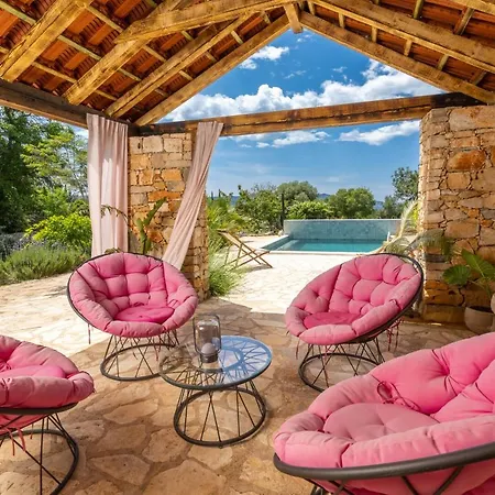 Mai's Stari Grad (Hvar)